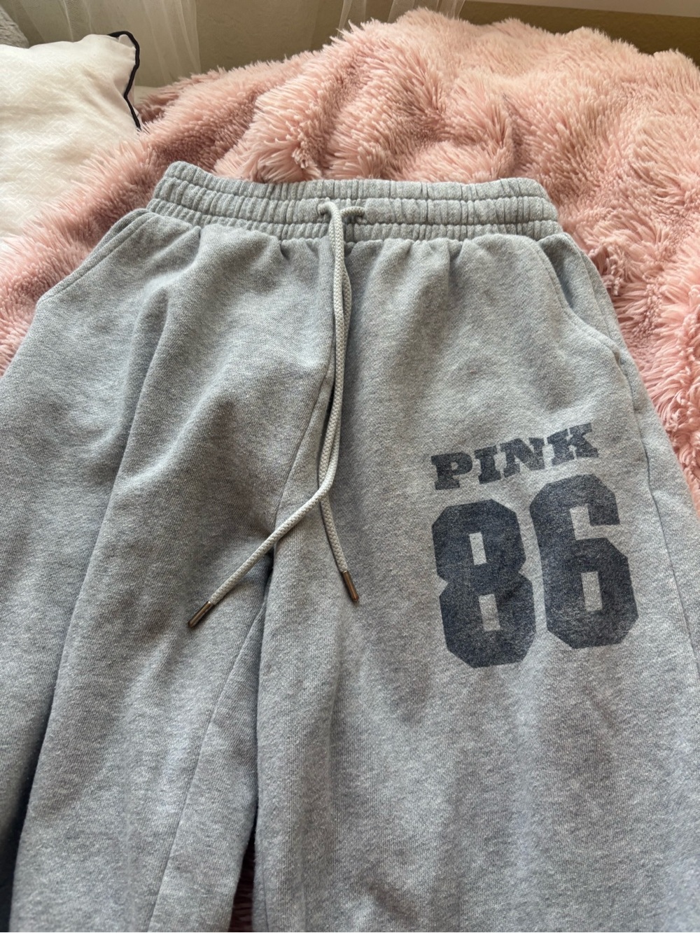 PINK Victoria's Secret Gray '86 Logo Sweatpants